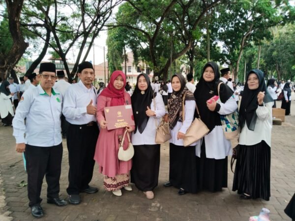 Guru Sertifikasi Non PNS mengikuti kegiatan Upacara HAB